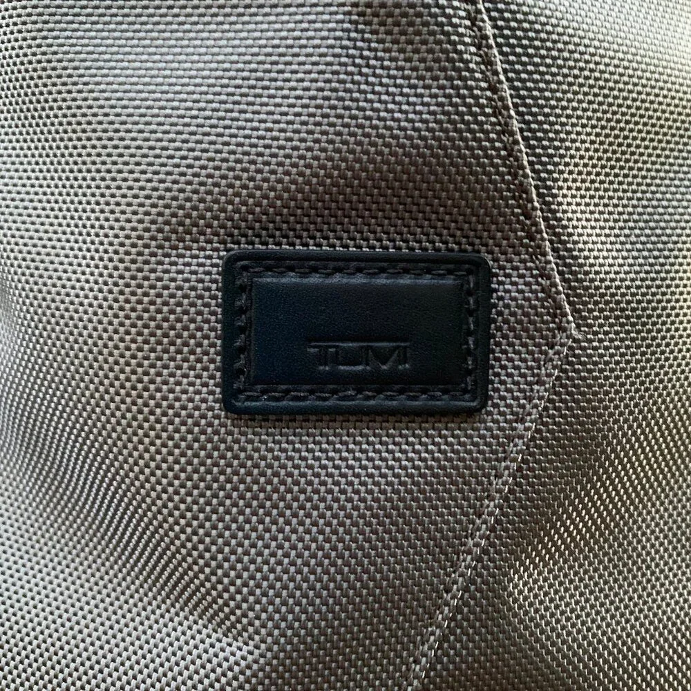 Tumi Santa Monica tote carry on bag - Picture 9 of 16